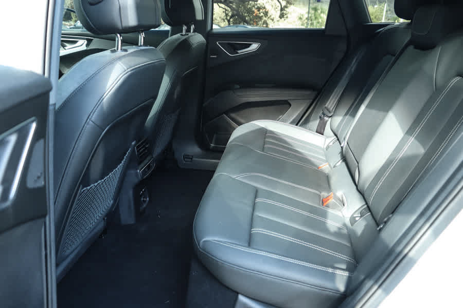 Used 2023 Audi Q4 e-tron Premium Plus RWD image 18