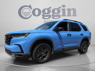 Certified 2025 Honda Pilot TrailSport video 1