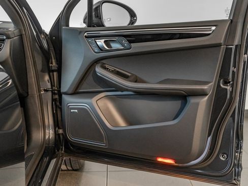 New 2025 Porsche Macan image 27