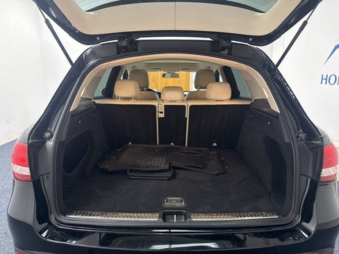 Used 2018 Mercedes-Benz GLC 300 4MATIC w/ Multimedia Package image 12