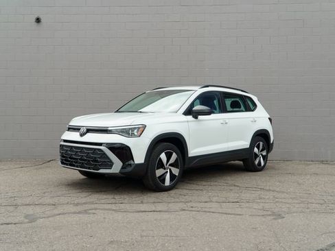 Used 2025 Volkswagen Taos S AWD/4WD image 1