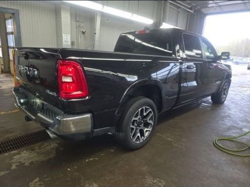 Used 2025 RAM 1500 Laramie AWD/4WD image 4