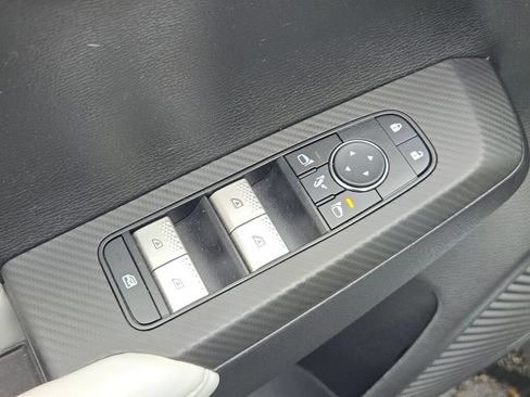 Used 2025 Mitsubishi Outlander SEL AWD/4WD image 23