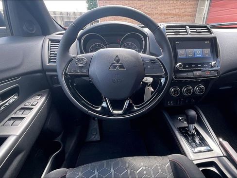 Used 2026 Mitsubishi Outlander Sport AWD image 5