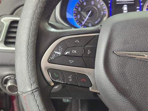 Used 2015 Chrysler 200 Limited w/ Convenience Group image 27