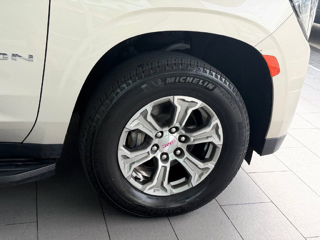 Used 2023 GMC Yukon XL SLE w/ Gmc Pro Safety Plus Package RWD image 8