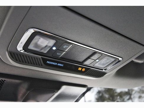 Used 2025 Ford F250 Lariat w/ Black Appearance Package image 25