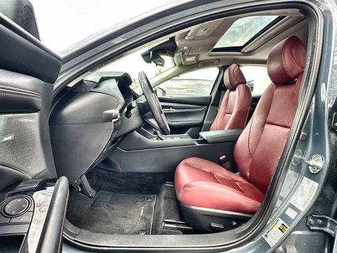 Used 2023 MAZDA MAZDA3 s image 2