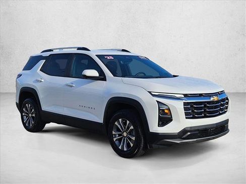 Certified 2025 Chevrolet Equinox LT w/ Convenience Package II FWD image 3