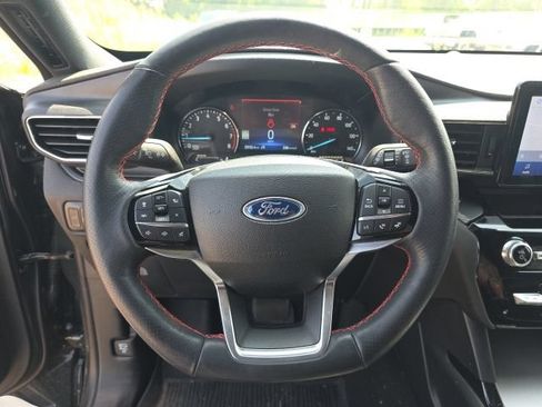 Used 2023 Ford Explorer ST-Line w/ Class IV Trailer Tow Package AWD/4WD image 11