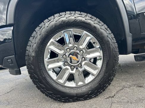 Used 2024 Chevrolet Silverado 2500 High Country w/ High Country Premium Package AWD/4WD image 12