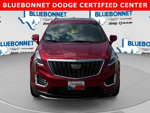 Used 2021 Cadillac XT5 Premium Luxury FWD image 2