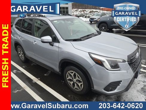Used 2023 Subaru Forester Premium image 1