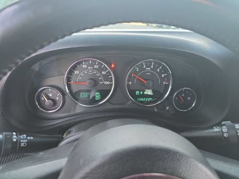 Used 2017 Jeep Wrangler Unlimited Sport w/ Connectivity Group AWD/4WD image 12