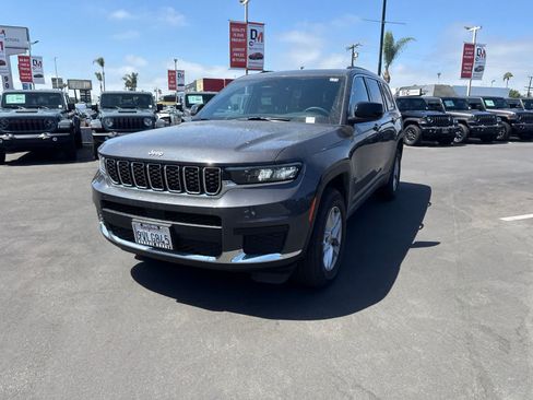 Used 2025 Jeep Grand Cherokee L Laredo RWD image 1