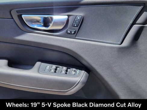Certified 2025 Volvo XC60 B5 Plus AWD/4WD image 11