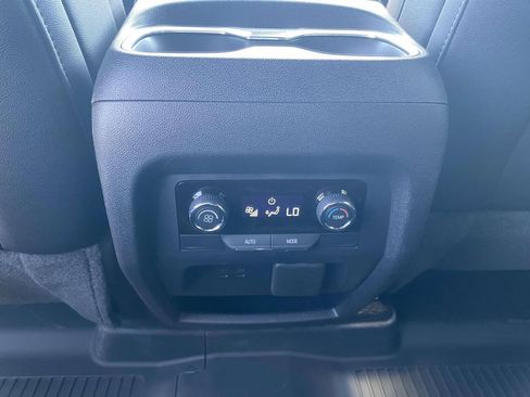 New 2026 Chevrolet Traverse Z71 w/ Enhanced Driving Package AWD/4WD image 12