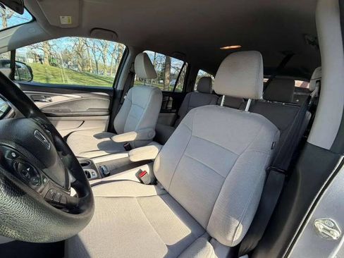 Used 2018 Honda Pilot EX image 11
