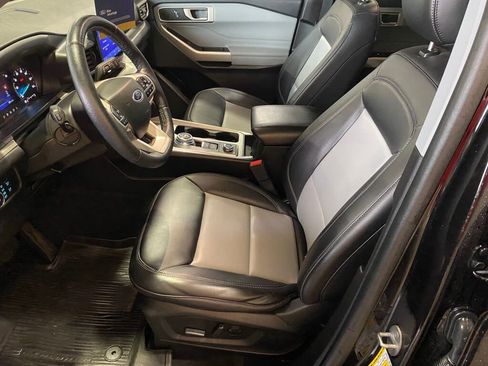 Used 2023 Ford Explorer XLT w/ Equipment Group 202A image 9