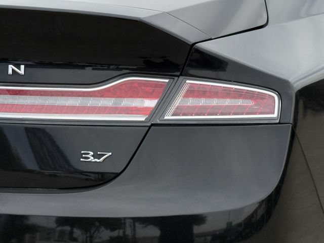Used 2013 Lincoln MKZ FWD image 8