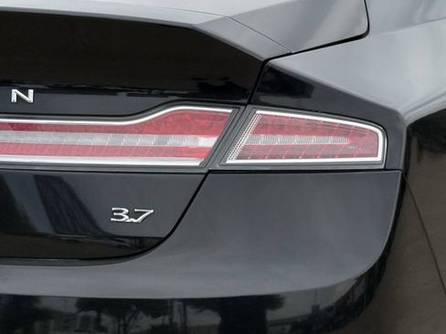Used 2013 Lincoln MKZ FWD image 8