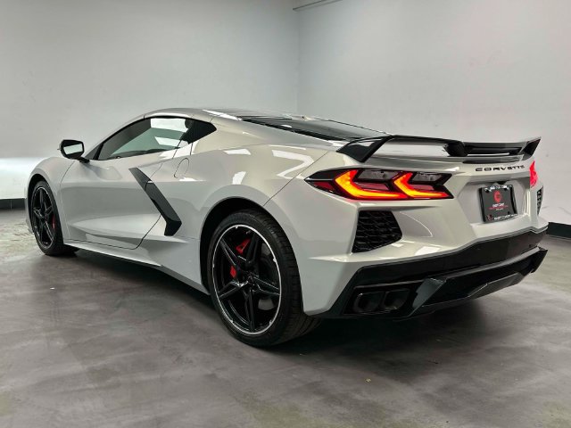 Used 2024 Chevrolet Corvette Stingray Preferred Cpe w/ Z51 Performance Package RWD image 10