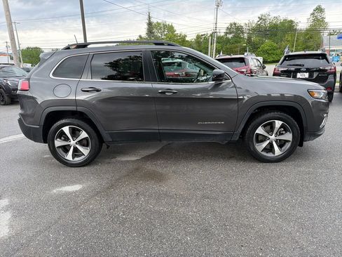 Used 2022 Jeep Cherokee Limited AWD/4WD image 16