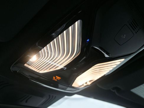 Used 2020 BMW X5 xDrive40i w/ M Sport Package image 5