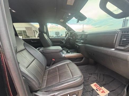 Used 2024 Chevrolet Silverado 2500 High Country w/ High Country Premium Package AWD/4WD image 16