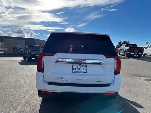Used 2022 GMC Yukon XL SLT image 11