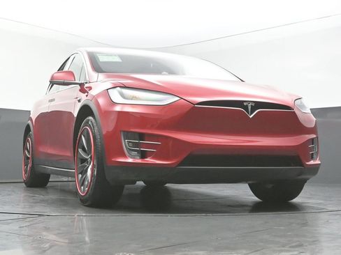 Used 2018 Tesla Model X 100D image 49