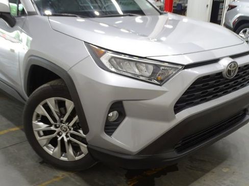Used 2021 Toyota RAV4 XLE Premium image 39
