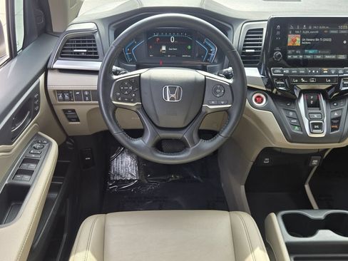 Used 2024 Honda Odyssey EX-L image 12