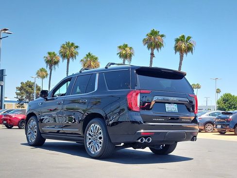 Used 2023 GMC Yukon Denali Ultimate AWD/4WD image 2