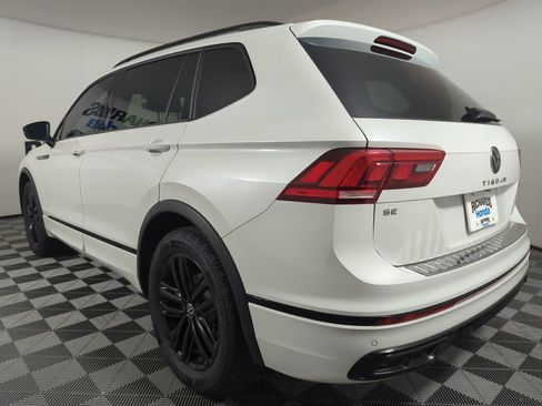 Used 2022 Volkswagen Tiguan SE R-Line image 2