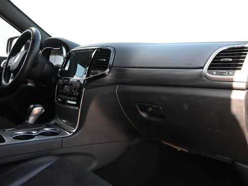Used 2021 Jeep Grand Cherokee Laredo X RWD image 22