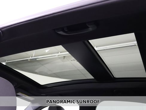 Used 2022 Alfa Romeo Stelvio Ti image 4