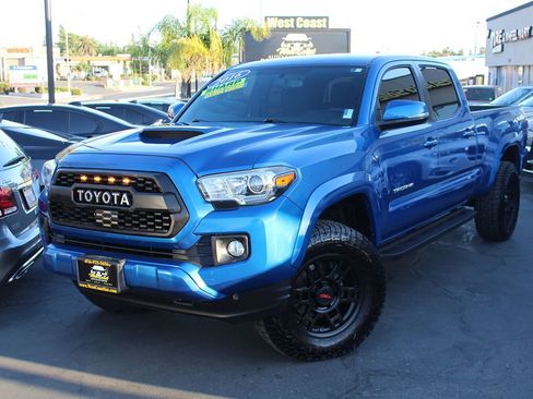 Used 2016 Toyota Tacoma TRD Sport w/ Towing Package RWD image 2