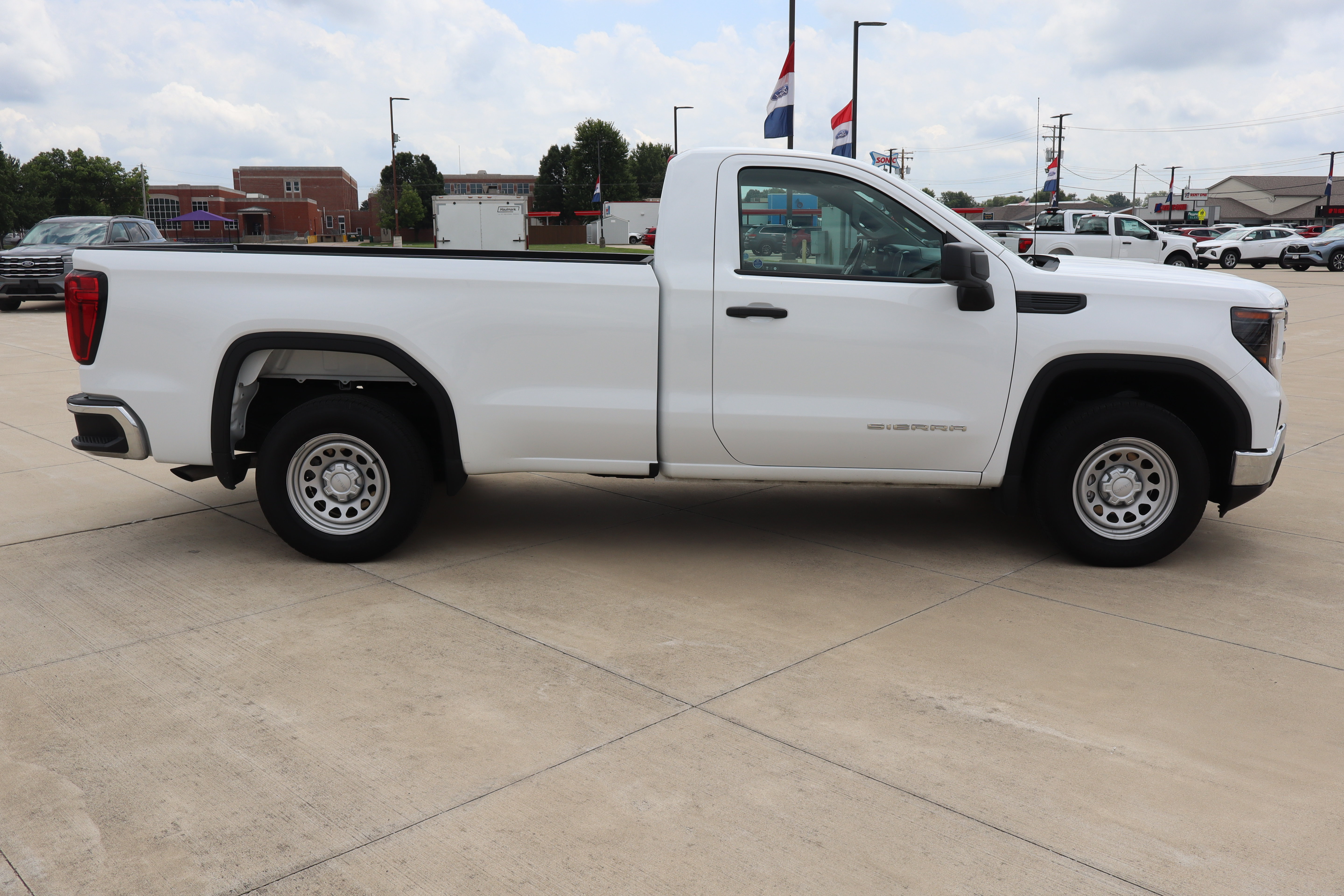 Used 2024 GMC Sierra 1500 Pro w/ Convenience Package RWD image 5
