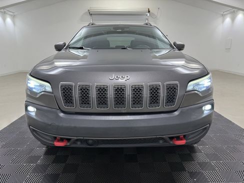 Used 2019 Jeep Cherokee Trailhawk image 2
