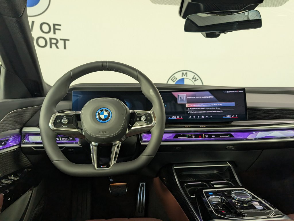 Used 2026 BMW i7 xDrive60 w/ Premium Package AWD/4WD image 18