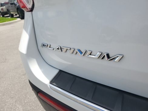 Used 2020 Ford Explorer Platinum w/ Premium Technology Package image 34