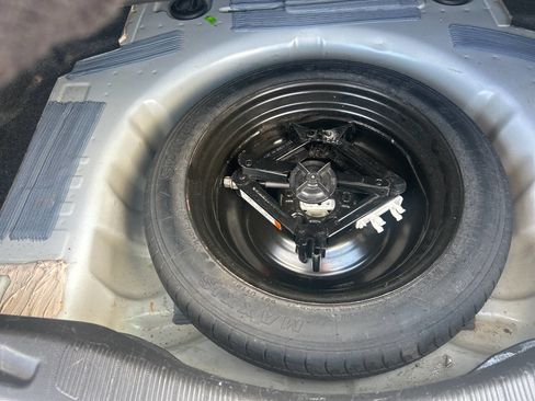 Used 2015 Ford Fusion SE FWD image 24