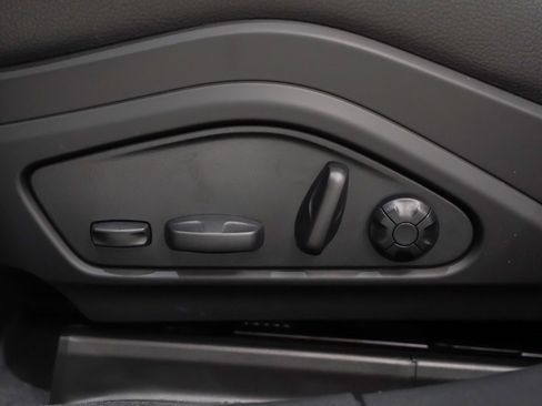 Certified 2025 Porsche Panamera 4 image 23