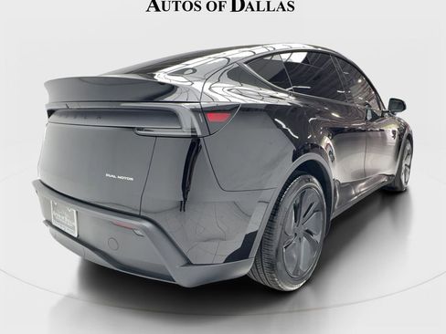 Used 2026 Tesla Model Y AWD image 9