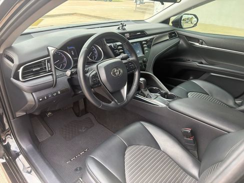 Used 2020 Toyota Camry SE FWD image 9