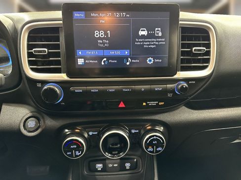 Certified 2024 Hyundai Venue SEL FWD image 18