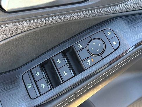 Used 2023 Nissan Rogue SV image 20