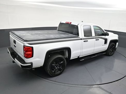 Used 2018 Chevrolet Silverado 1500 Custom w/ Custom Value Package image 16