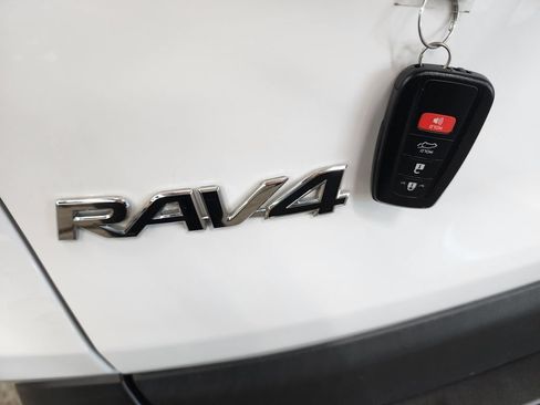 Used 2020 Toyota RAV4 XLE Premium AWD/4WD image 42